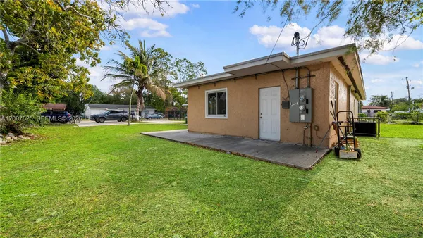 $3,500 | 1124 Northwest 100th Terrace, Unit 2, Miami, FL 33150
