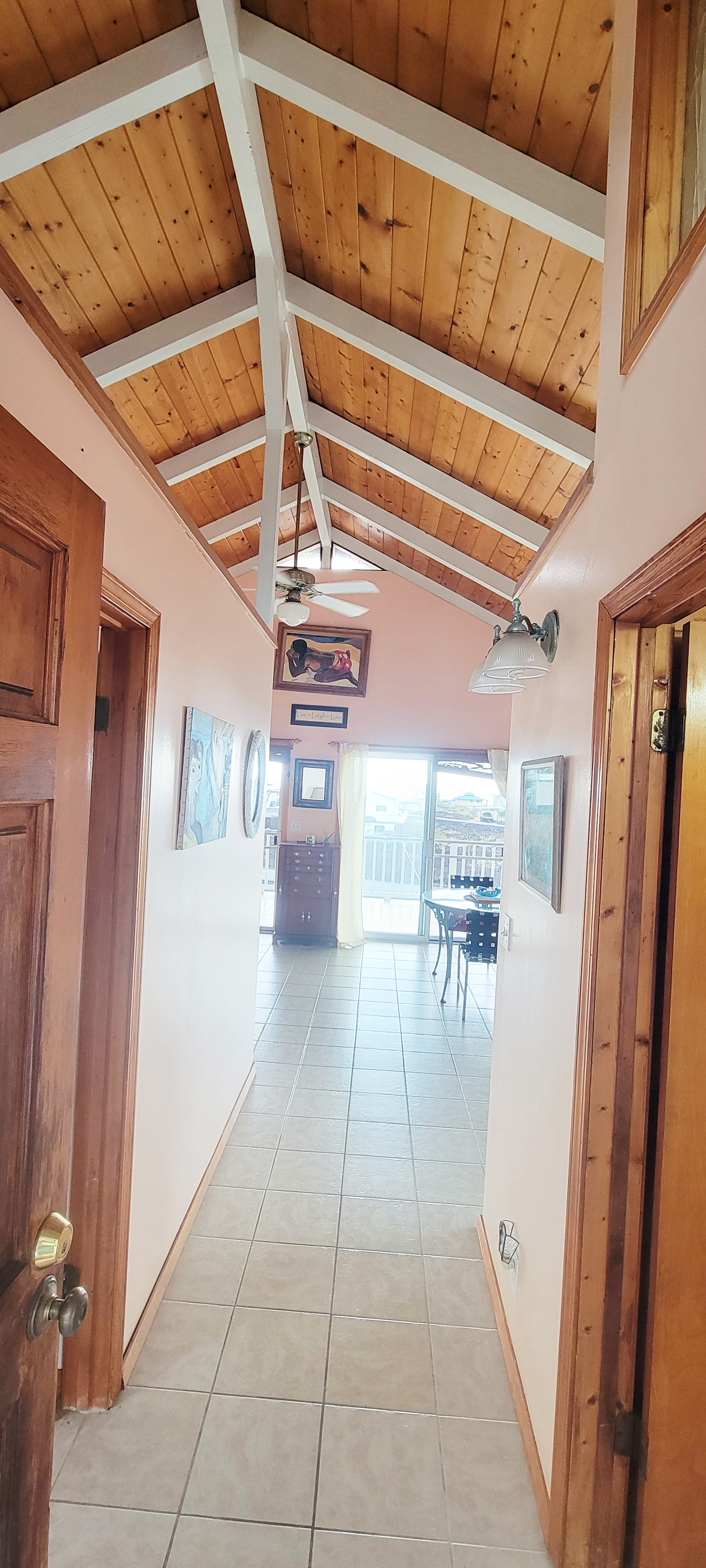 88-1520 Ehiku Avenue Captain Cook, HI 96704 - Photo 4 of 29 a view of hallway with furniture