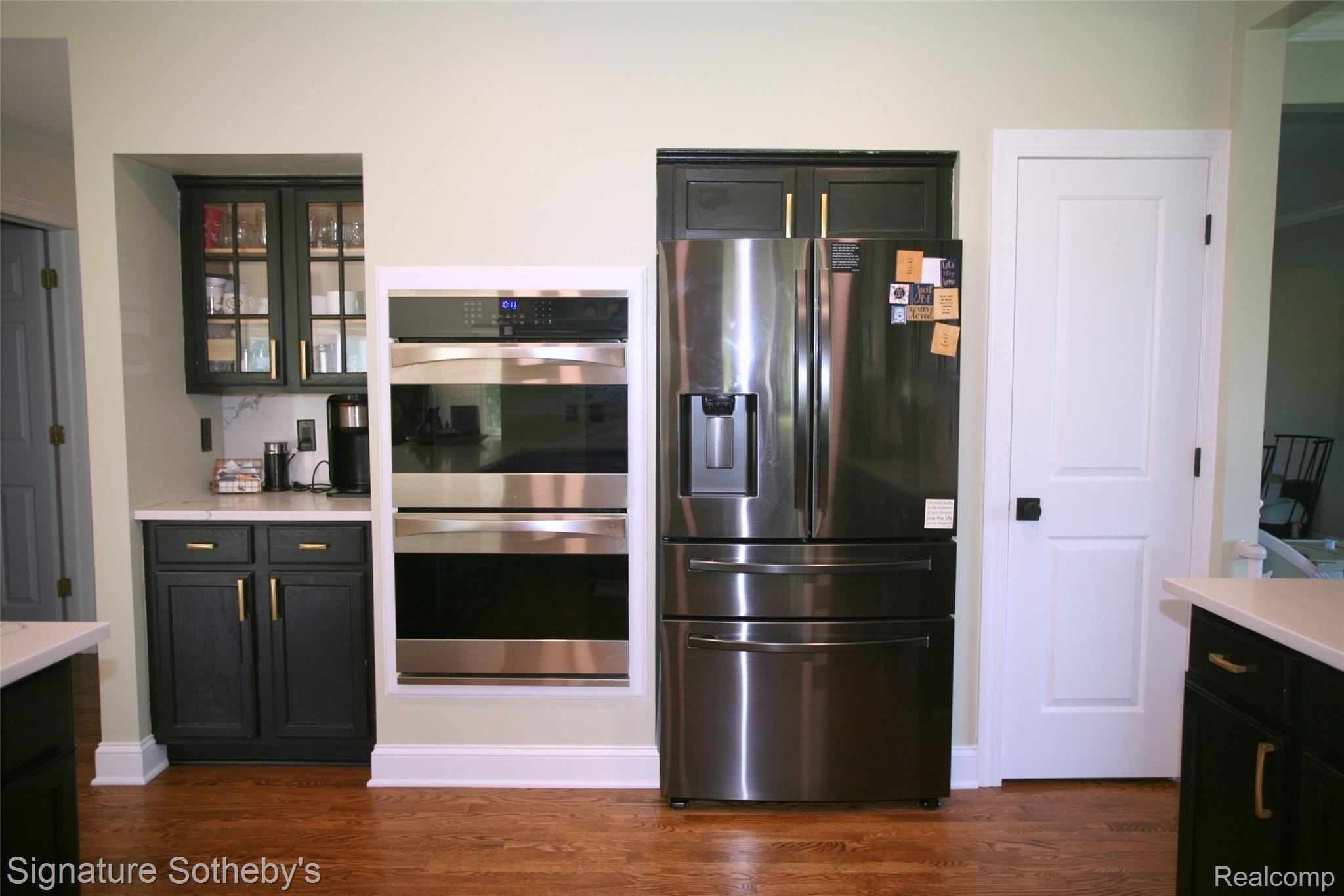 5032 Ashford Road Clarkston, MI 48348 - Photo 21 of 49 Newer SS appliances