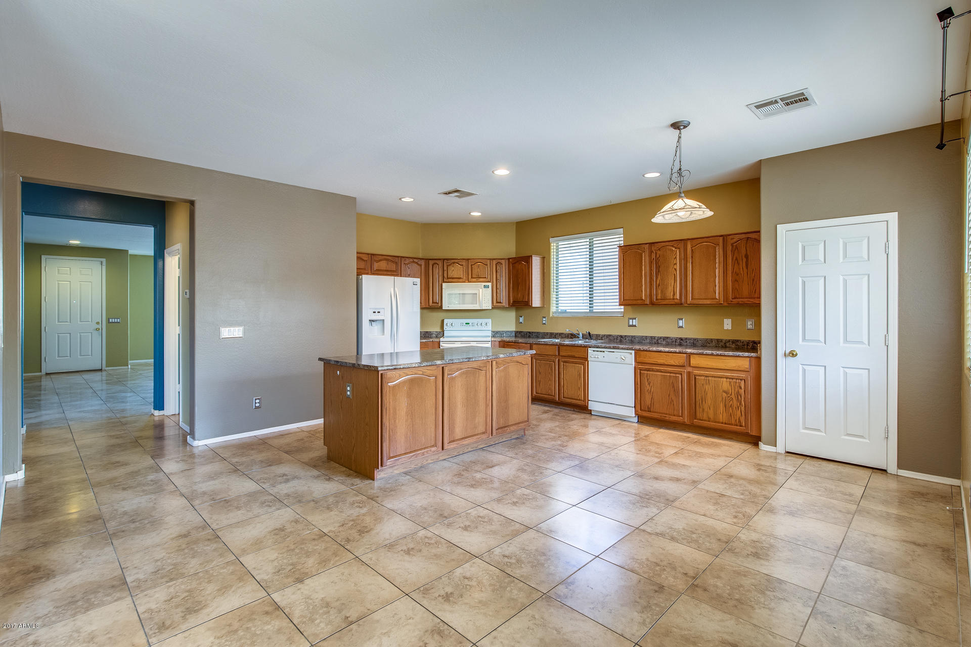 9367 West Cordes Road Tolleson, AZ 85353 - Photo 12 of 33 Gallery Image 12