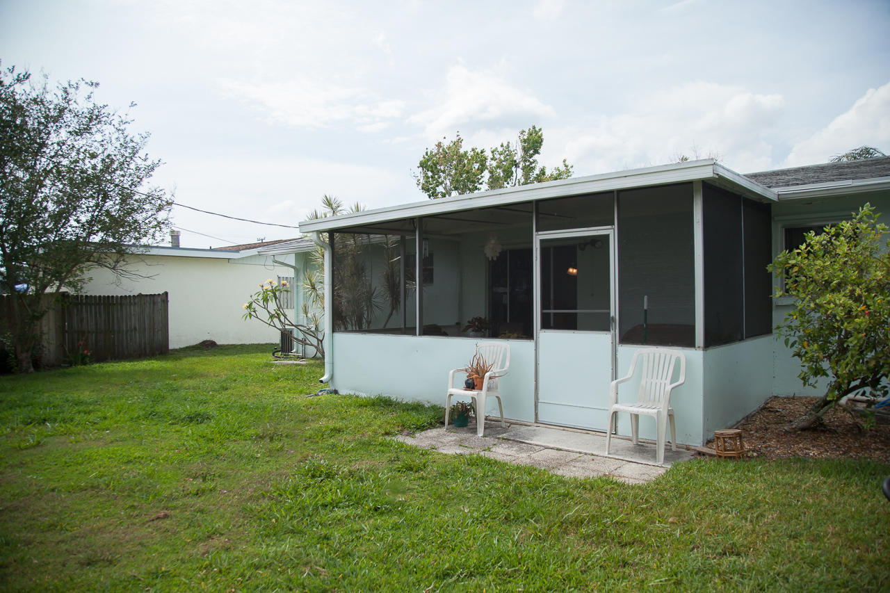 2002 Southeast Jackson Street Stuart, FL 34997 - Photo 26 of 31 Screen Porch