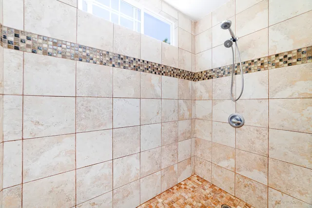 $1,050,000 | 1695 Wailuku Drive, Hilo, HI 96720