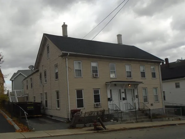 $1,750 | 22 Wamesit Street, Unit 1, Lowell, MA 01852