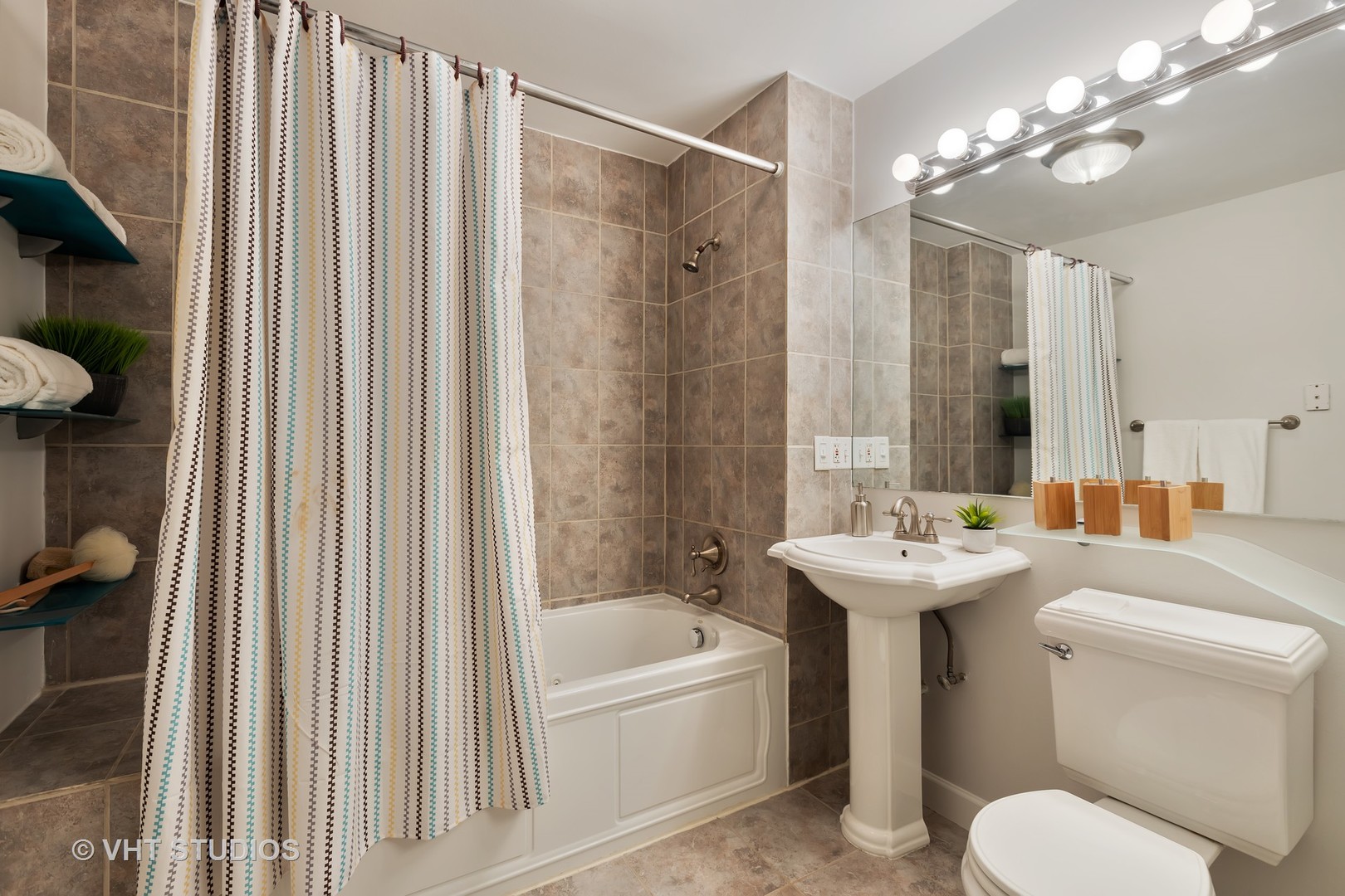 647 West Sheridan Road, Unit 1E Chicago, IL 60613 - Photo 15 of 18