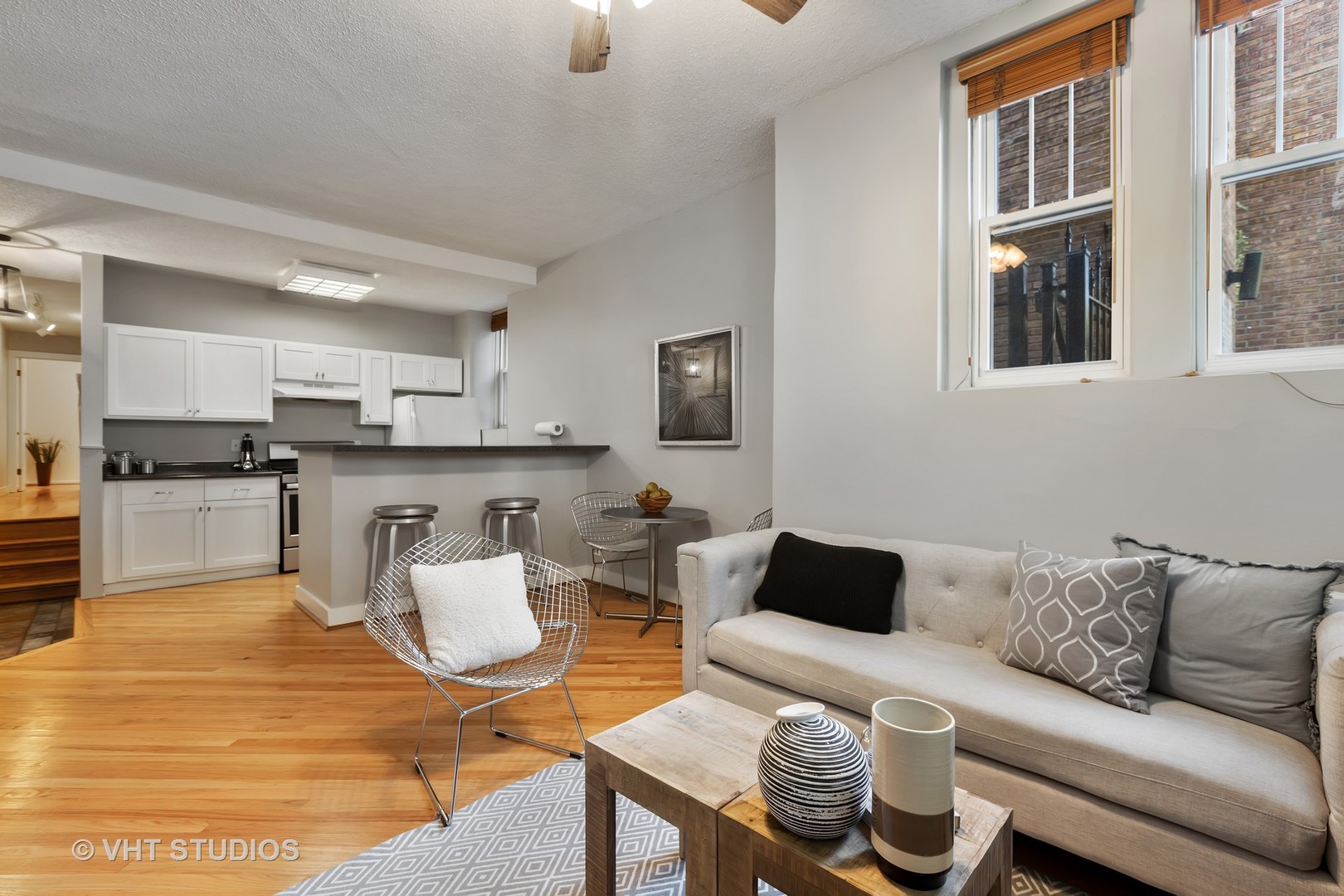 647 West Sheridan Road, Unit 1E Chicago, IL 60613 - Photo 5 of 18
