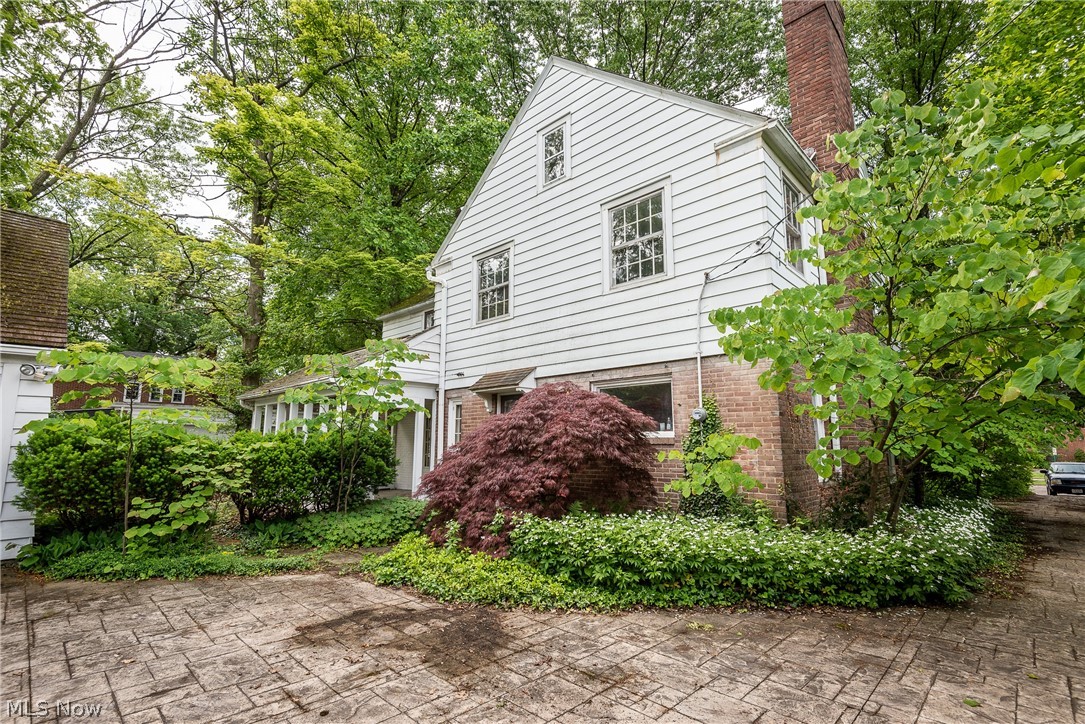 2695 Haddam Road Cleveland, OH 44120 - Photo 2 of 31 Gallery Image 2