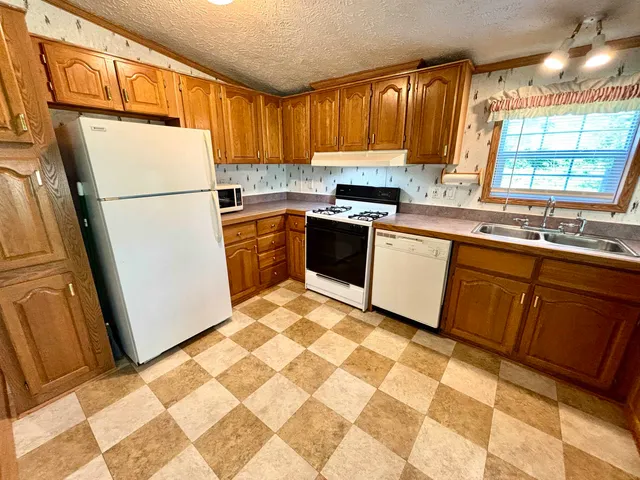 $294,000 | 16930 16C Road, Culver, IN 46511