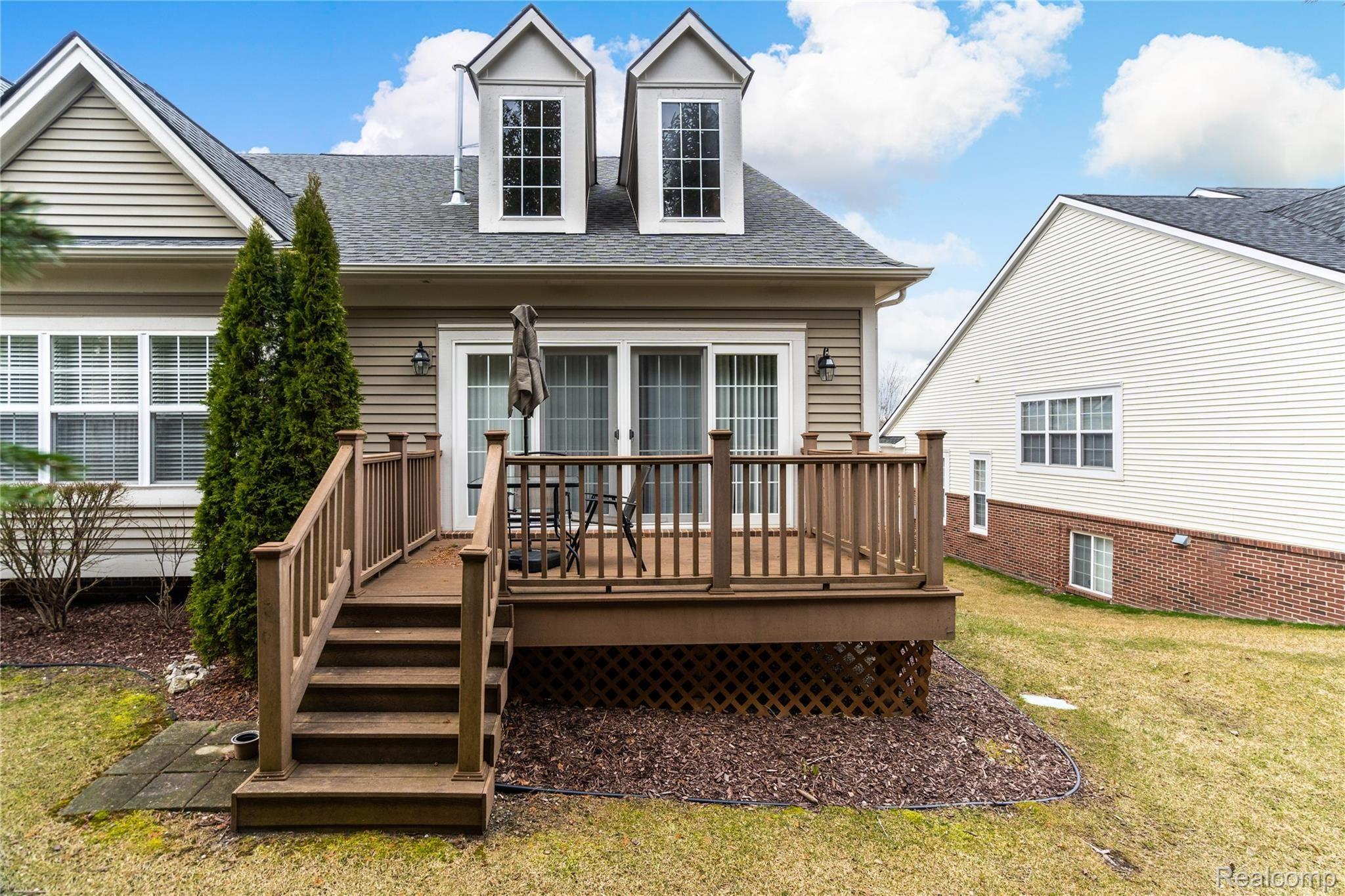 758 East Bluff Court Rochester, MI 48306 - Photo 26 of 28 rear deck space