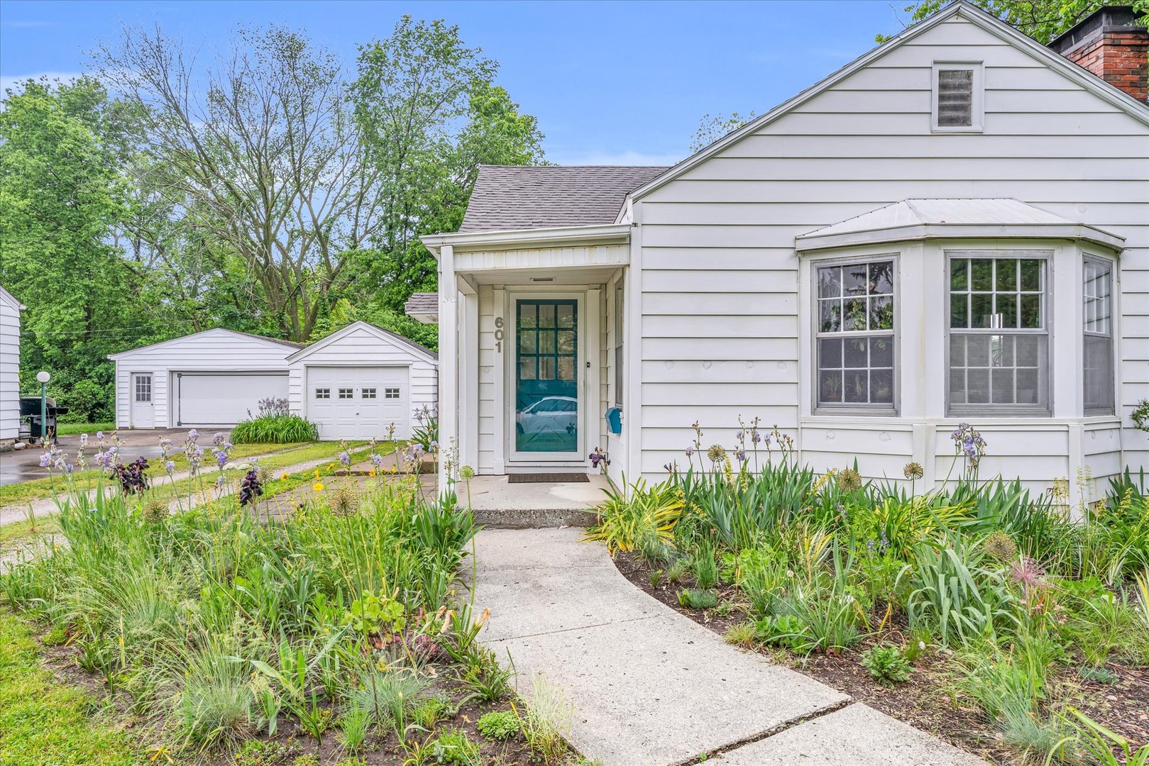 601 South Russell Street Champaign, IL 61821 - Photo 4 of 37 Gallery Image 4