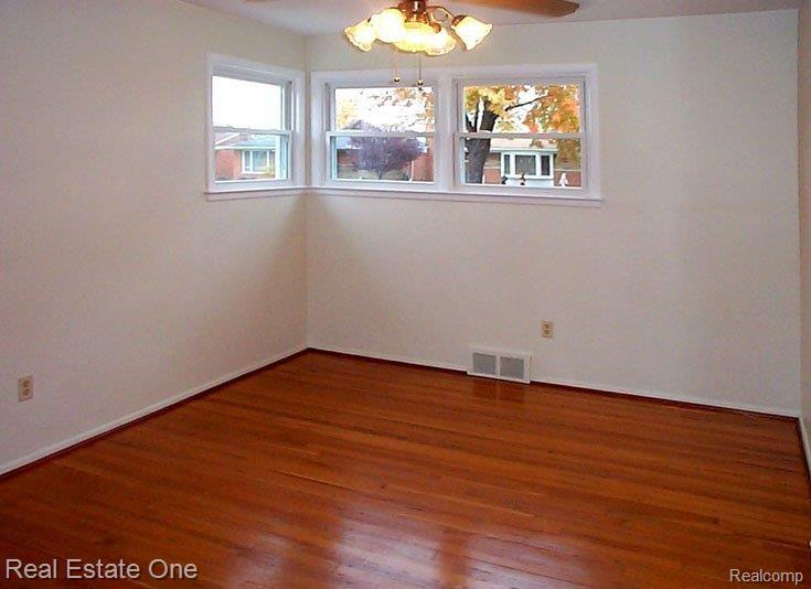 18030 Winsome Road Fraser, MI 48026 - Photo 5 of 7 Wi BR
