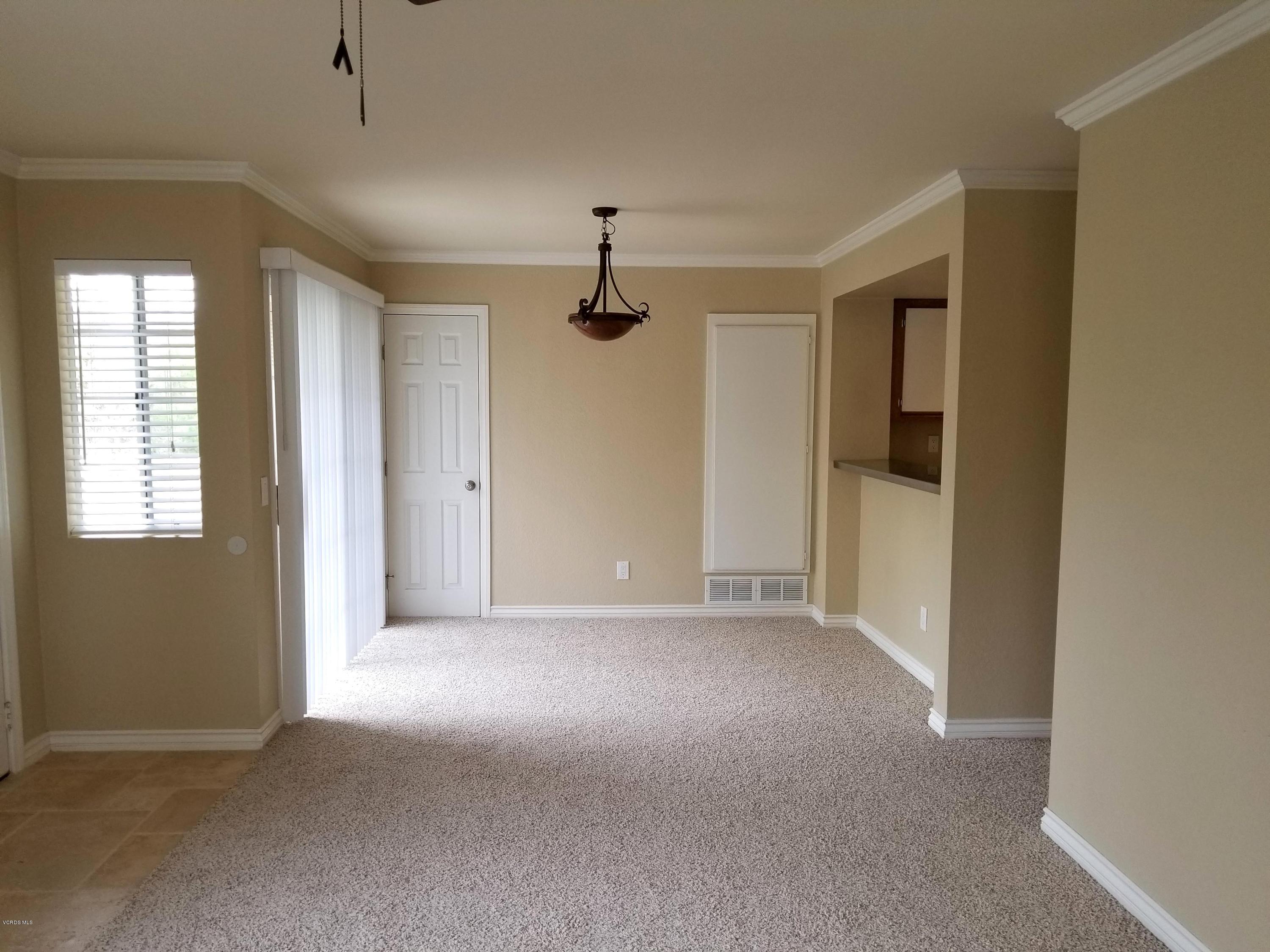 1175 Fitzgerald Road, Unit D Simi Valley, CA 93065 - Photo 4 of 14 Dining area