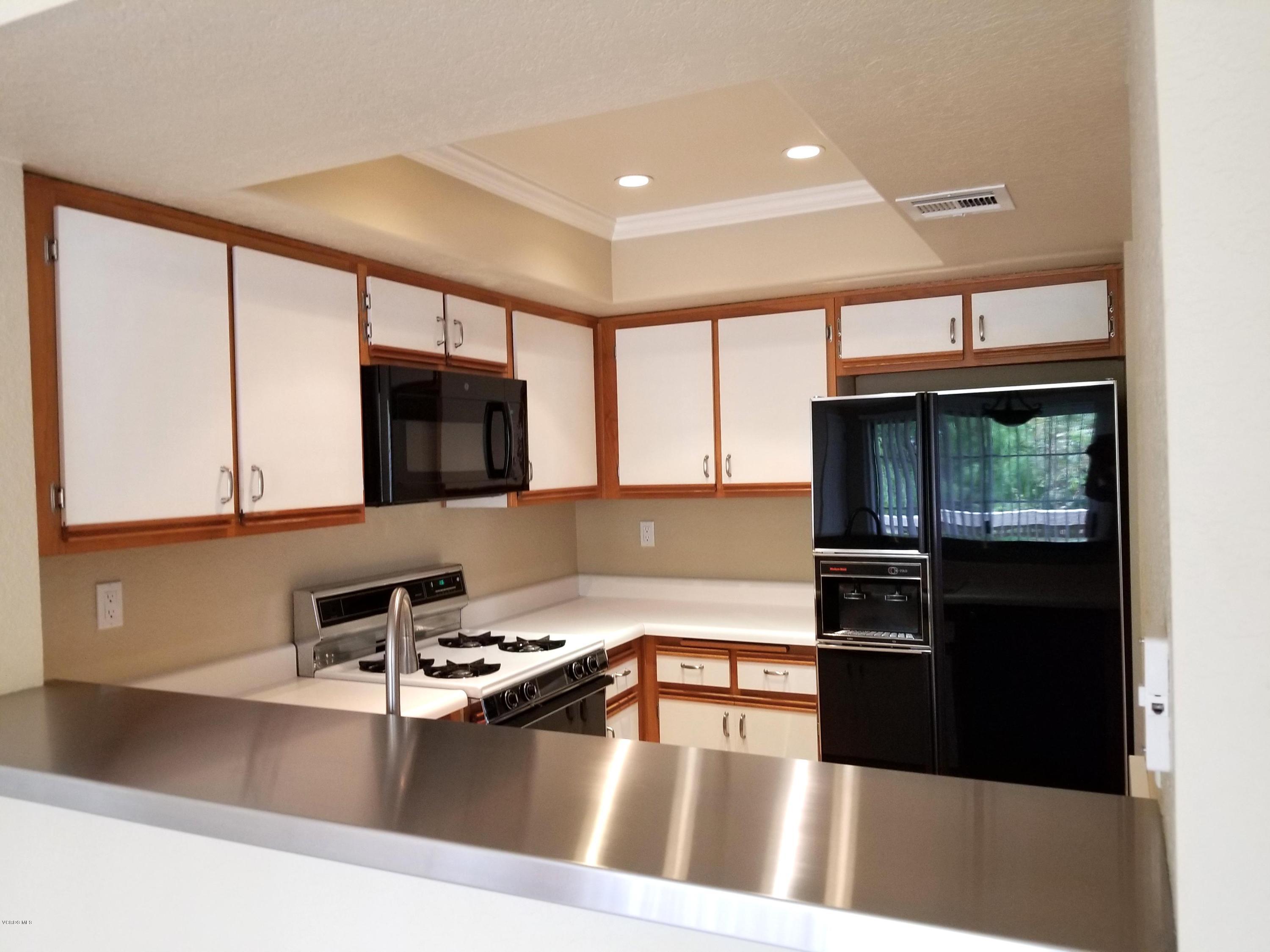 1175 Fitzgerald Road, Unit D Simi Valley, CA 93065 - Photo 7 of 14 Kitchen 2