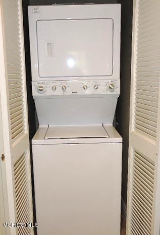1175 Fitzgerald Road, Unit D Simi Valley, CA 93065 - Photo 9 of 14 Washer Dryer