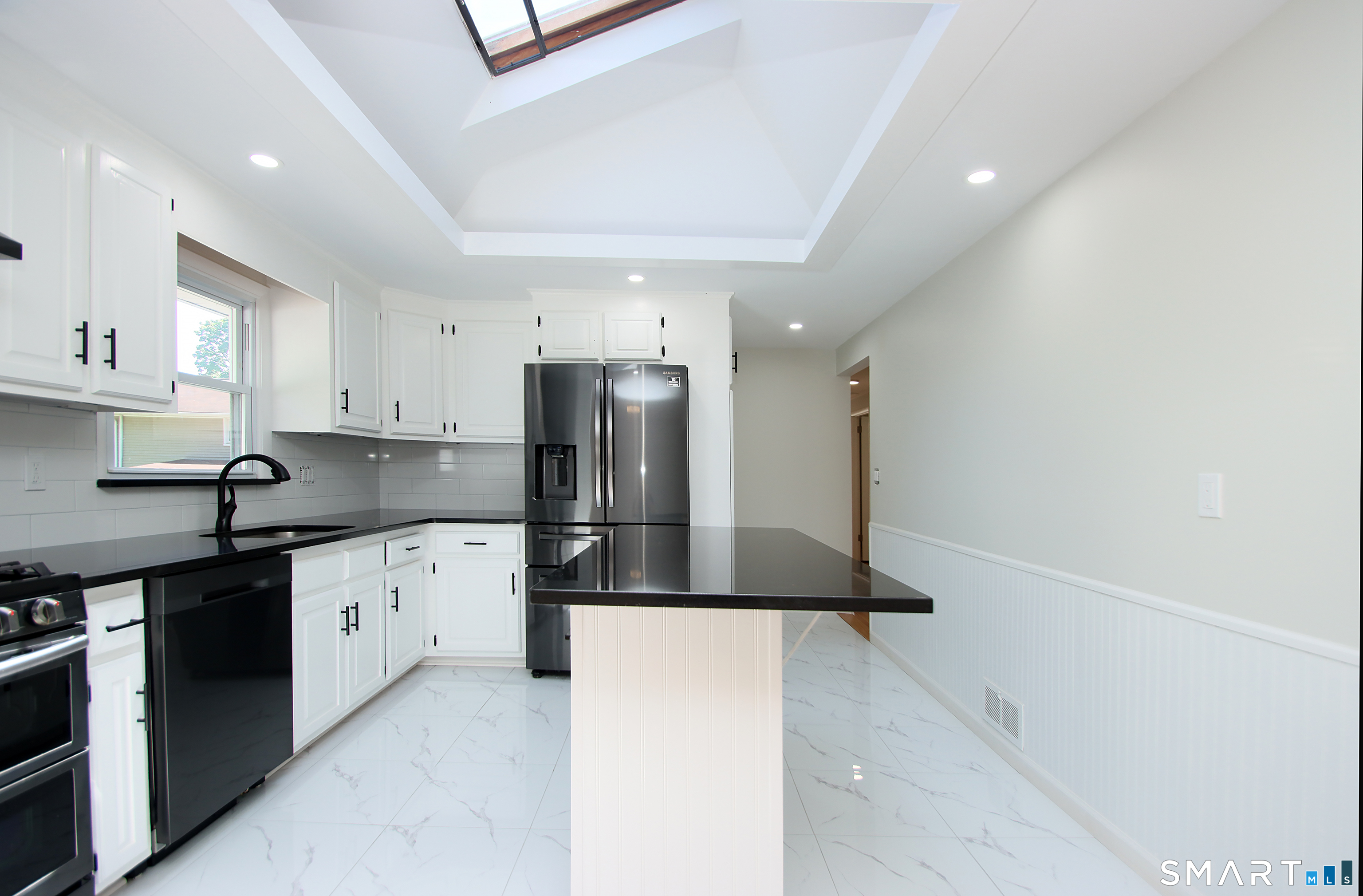 154 Hesse Road Hamden, CT 06517 - Photo 9 of 35