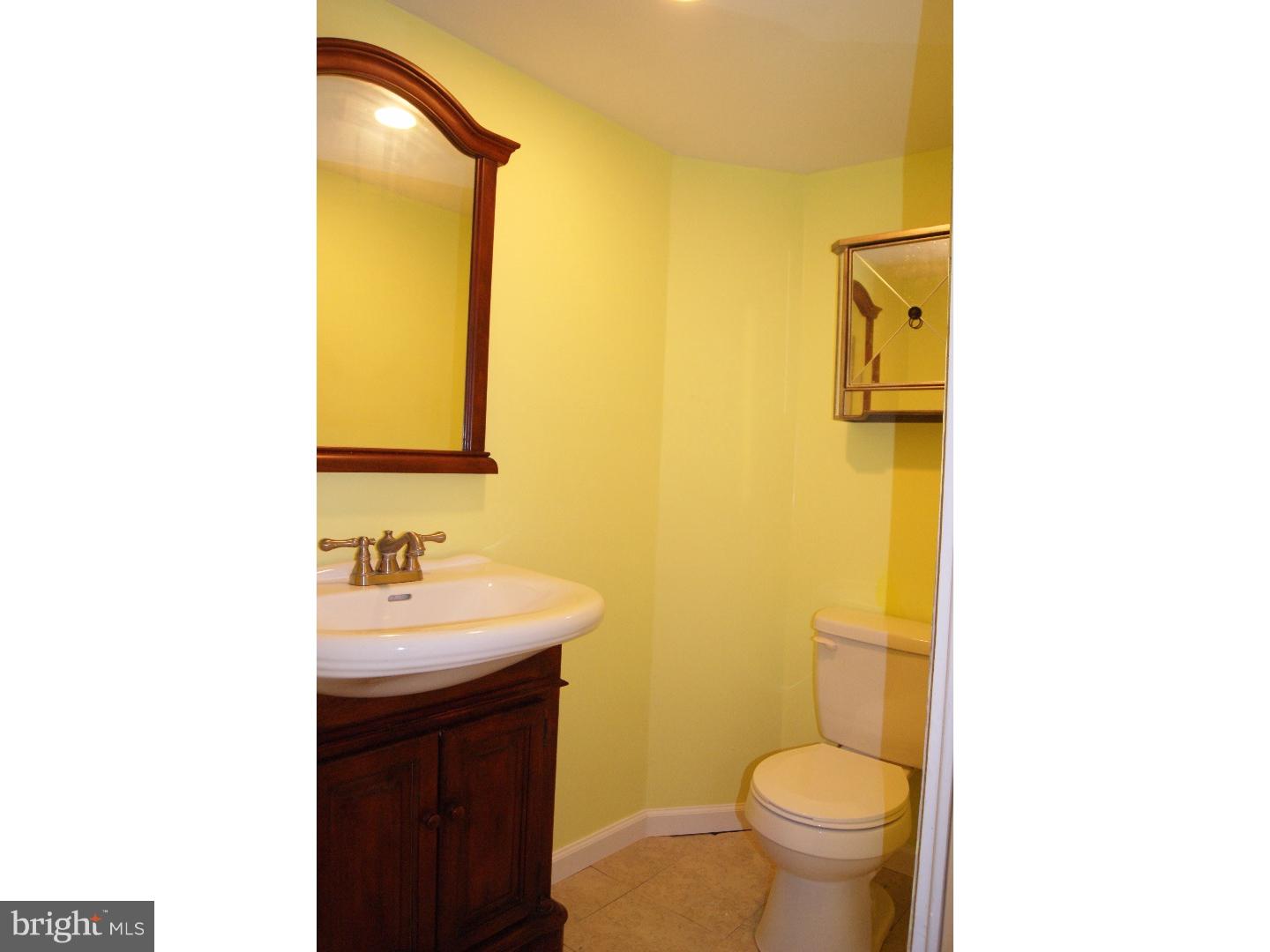 427 Pembroke Road Havertown, PA 19083 - Photo 23 of 24 Half Bath