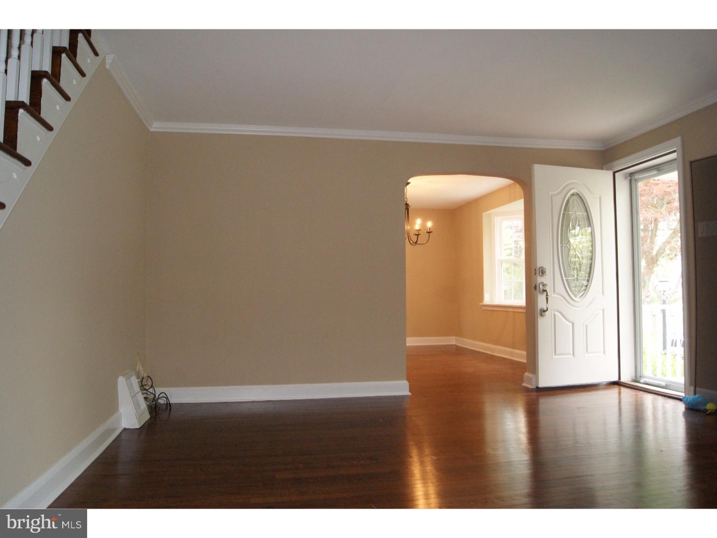 427 Pembroke Road Havertown, PA 19083 - Photo 5 of 24 Living Room