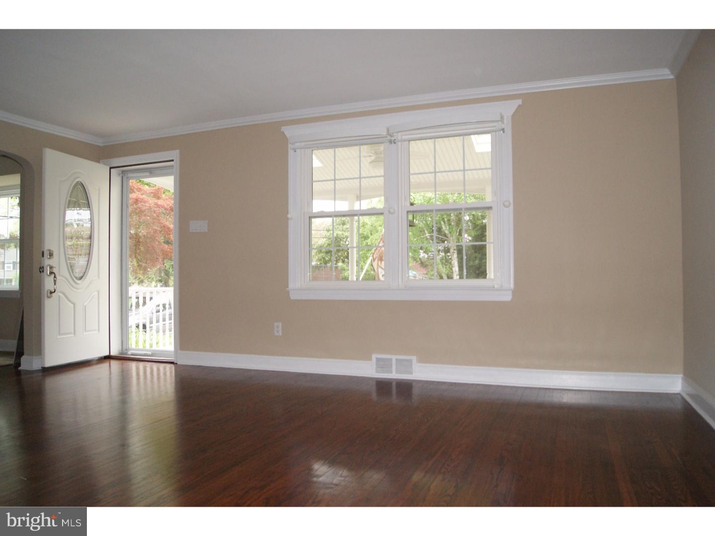 427 Pembroke Road Havertown, PA 19083 - Photo 6 of 24 Living Room