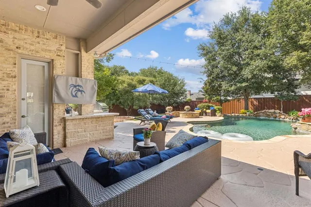 a view of outdoor space yard deck and patio