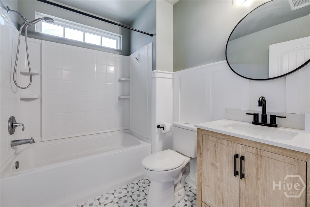 411 Plantation Place Rincon, GA 31326 - Photo 28 of 38 Upstairs guest bath