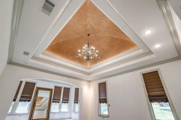 a view of a livingroom with window