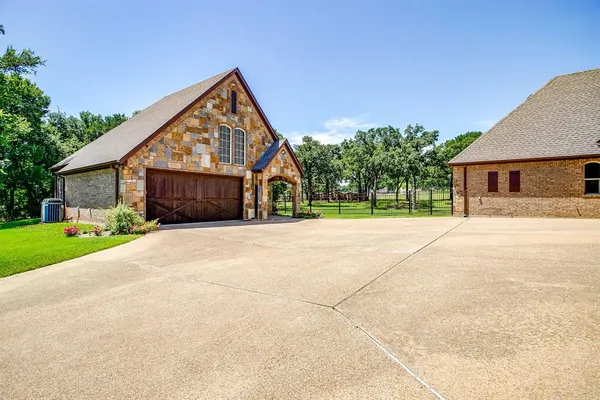 $1,845,000 | 10400 Legacy Estates Drive, Alvarado, TX 76009