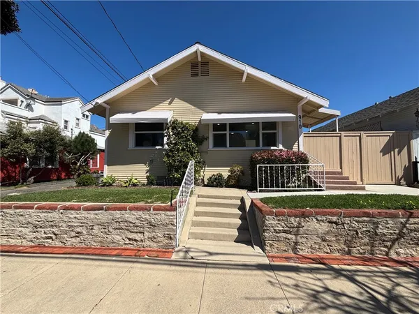 $6,850 | 910 Acacia Avenue, Huntington Beach, CA 92648