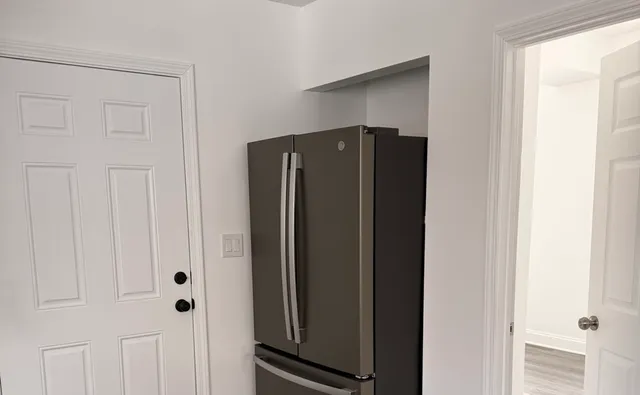 $2,100 | 2101 Gunderson Avenue, Unit 2, Berwyn, IL 60402