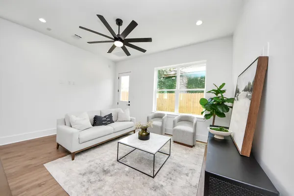 $2,250 | 5029 Broom Street, Unit A, Houston, TX 77091