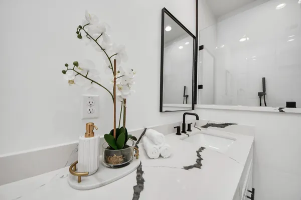 $2,250 | 5029 Broom Street, Unit A, Houston, TX 77091