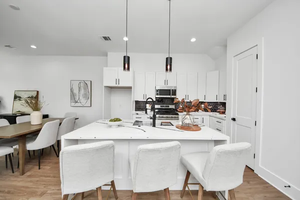 $2,250 | 5029 Broom Street, Unit A, Houston, TX 77091