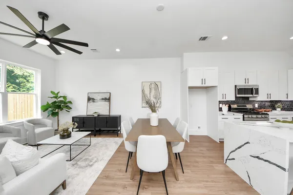 $2,250 | 5029 Broom Street, Unit A, Houston, TX 77091