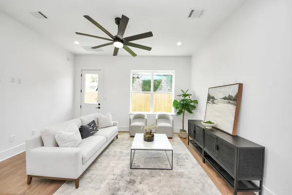 $2,250 | 5029 Broom Street, Unit A, Houston, TX 77091