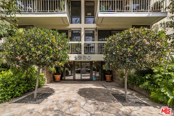 $2,700 | 1230 North Sweetzer Avenue, Unit 112, West Hollywood, CA 90069