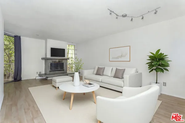 $2,700 | 1230 North Sweetzer Avenue, Unit 112, West Hollywood, CA 90069