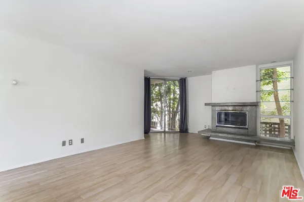 $2,700 | 1230 North Sweetzer Avenue, Unit 112, West Hollywood, CA 90069
