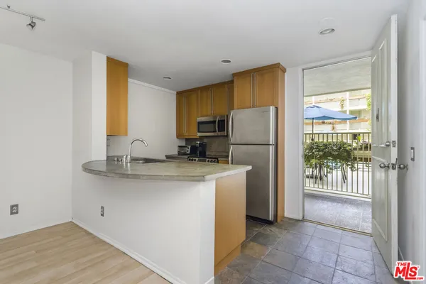 $2,700 | 1230 North Sweetzer Avenue, Unit 112, West Hollywood, CA 90069