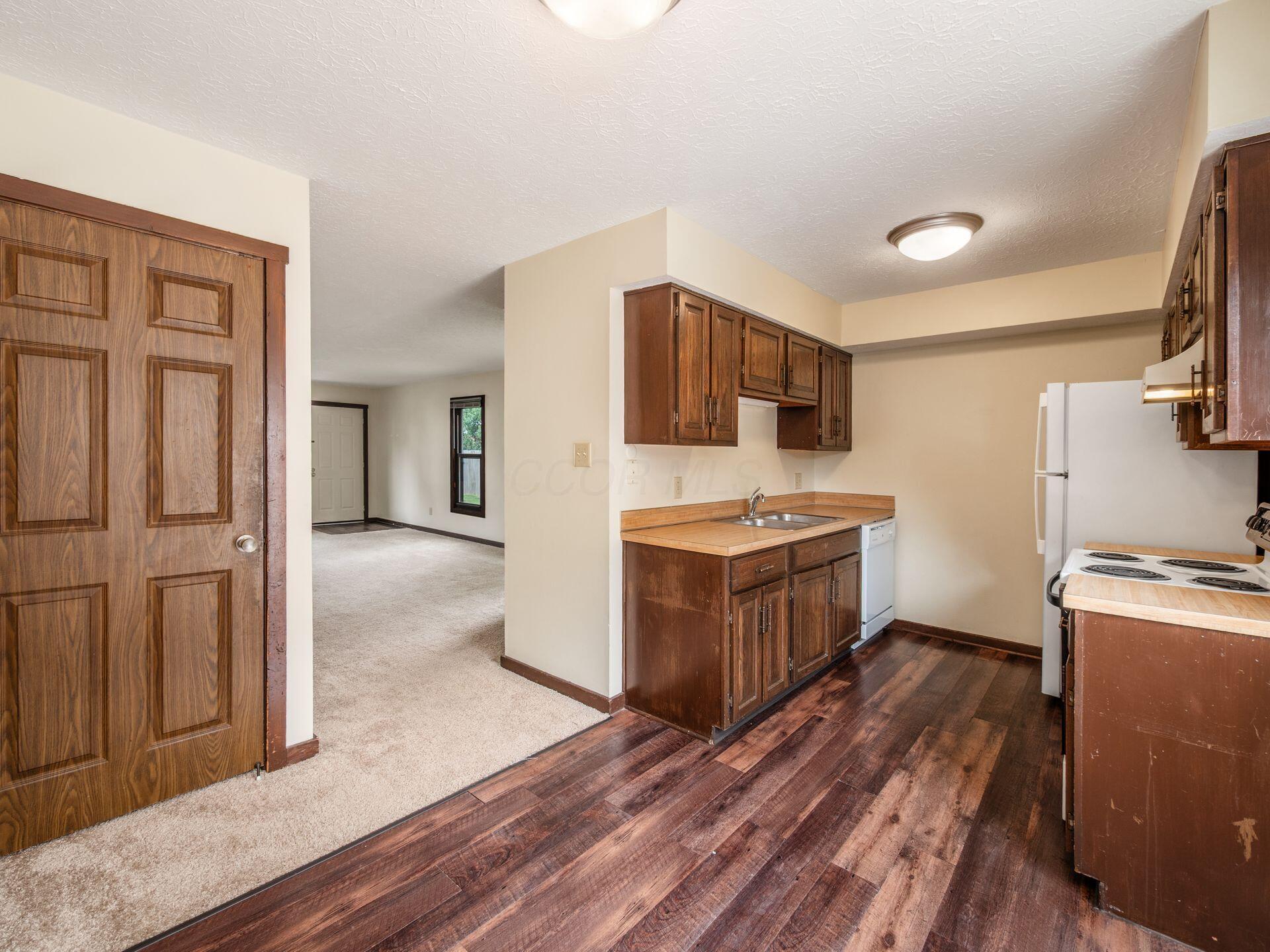 424 Edinburgh Road Dublin, OH 43017 - Photo 7 of 25
