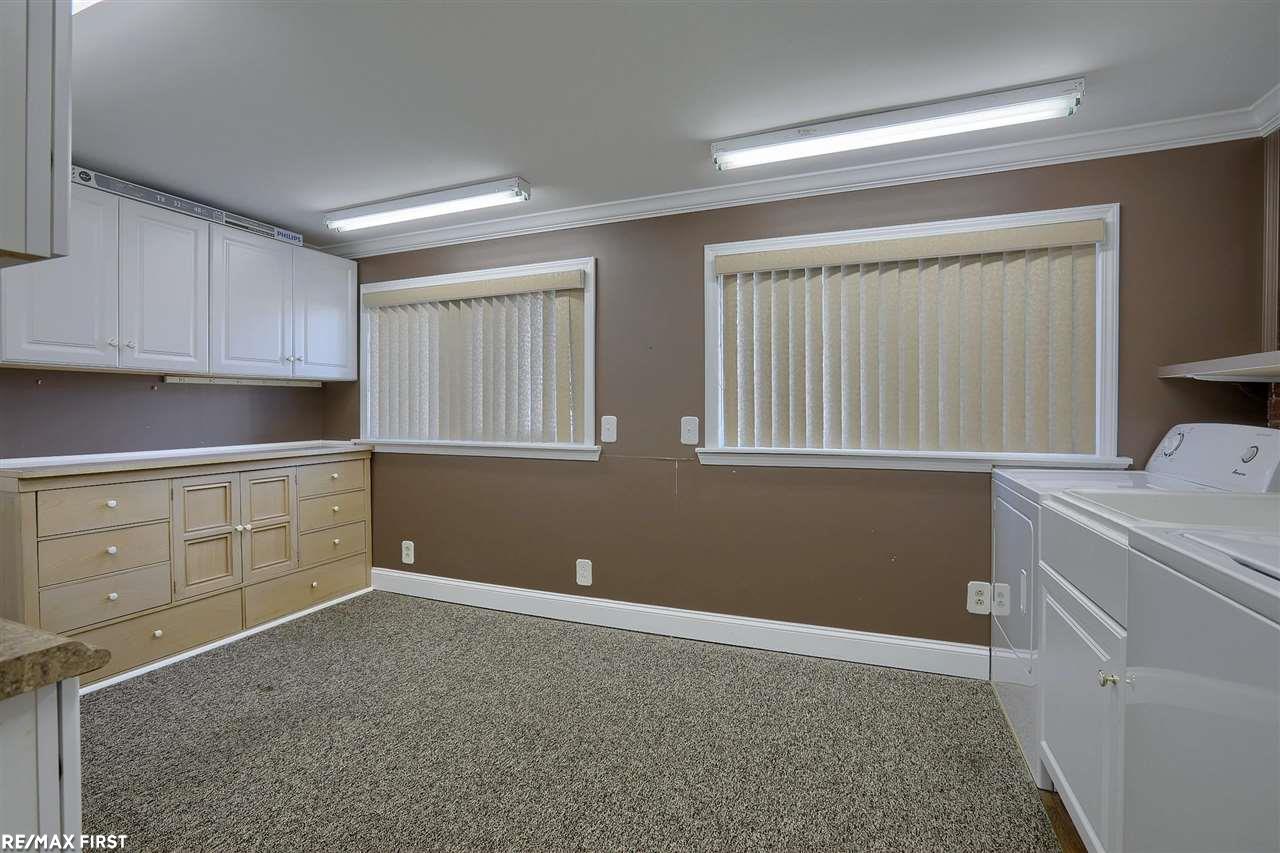25329 Virginia Warren, MI 48091 - Photo 12 of 24 50058824-11.JPG