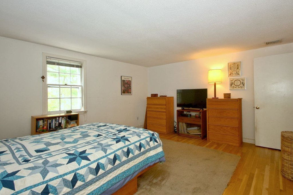 15 York Road Wayland, MA 01778 - Photo 11 of 26