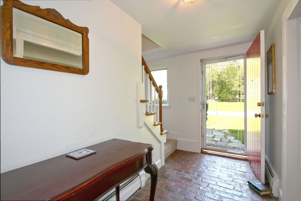 15 York Road Wayland, MA 01778 - Photo 3 of 26