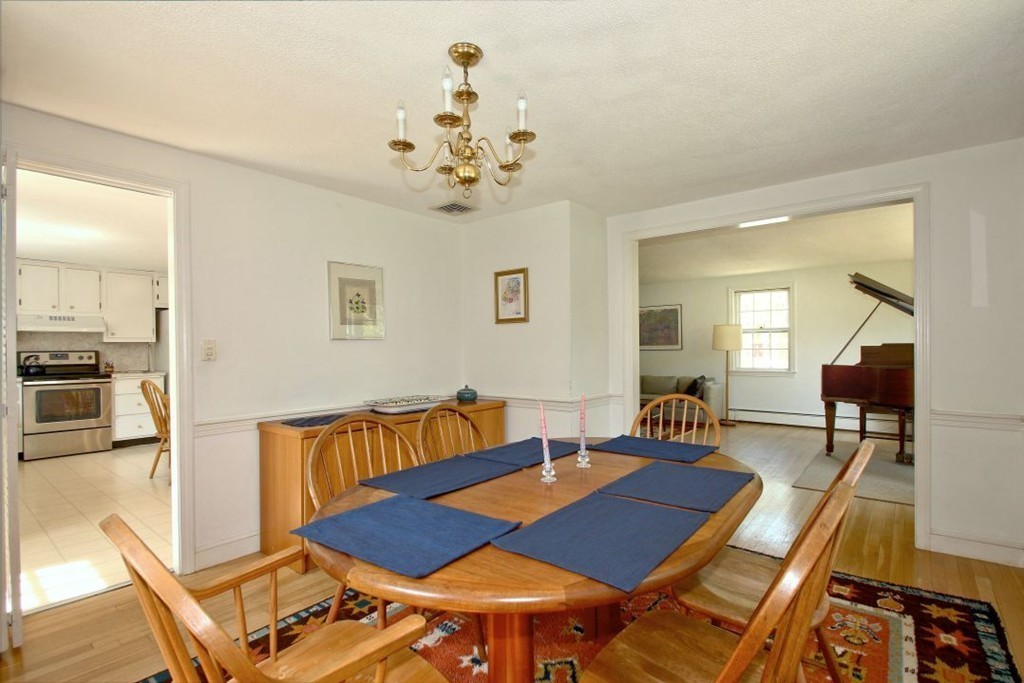 15 York Road Wayland, MA 01778 - Photo 8 of 26