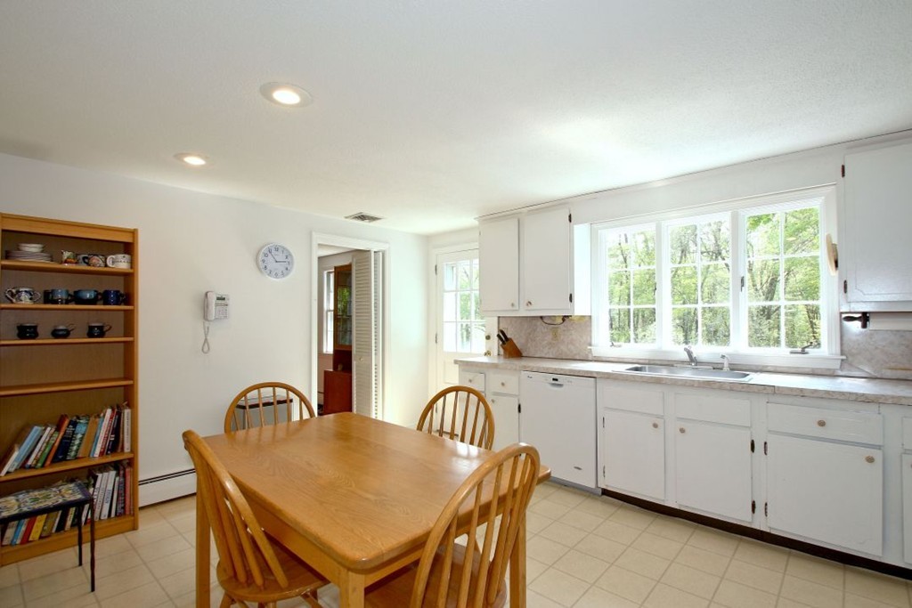 15 York Road Wayland, MA 01778 - Photo 9 of 26