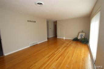 8237 MacKenzie Road St. Louis, MO 63123 - Photo 2 of 25 Gallery Image 2