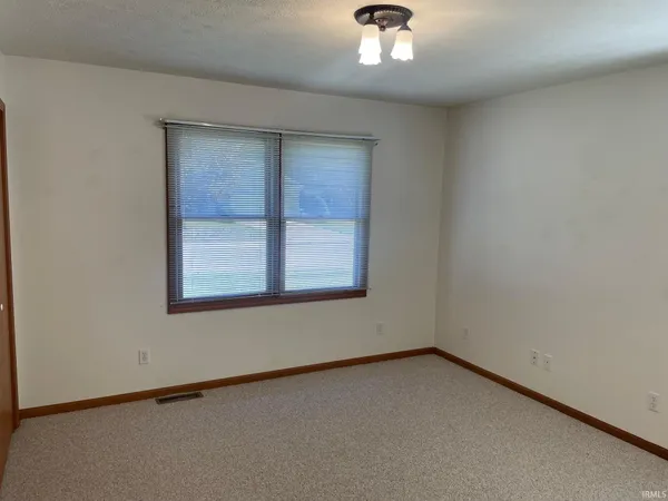 $299,500 | 1147 Warana Drive, Plymouth, IN 46563