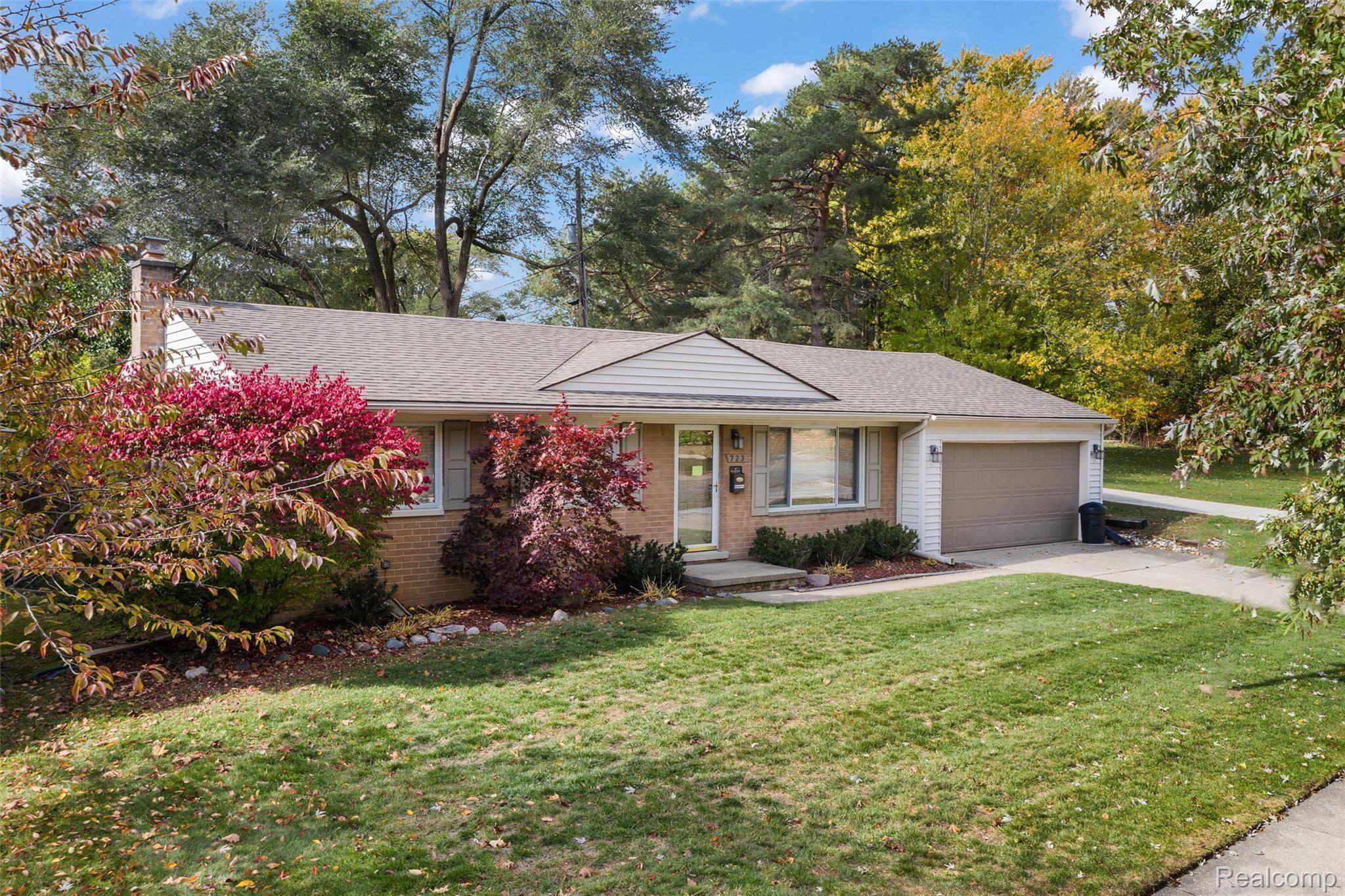 723 Miller Avenue Rochester, MI 48307 - Photo 3 of 30 723 Miller-3.jpg