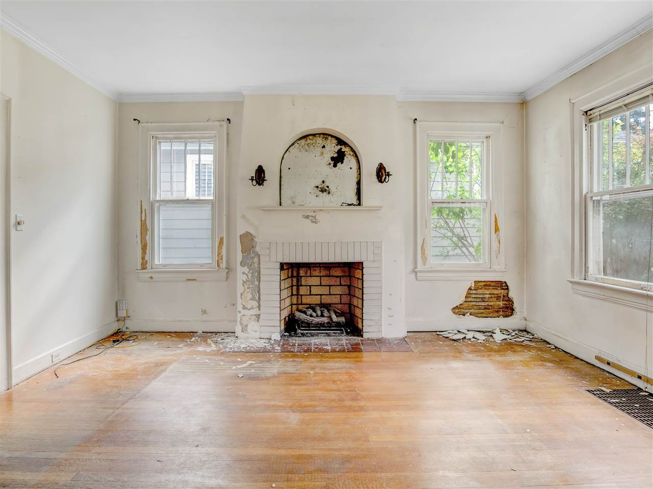 1926 Alexander Road Raleigh, NC 27608 - Photo 8 of 30 Living