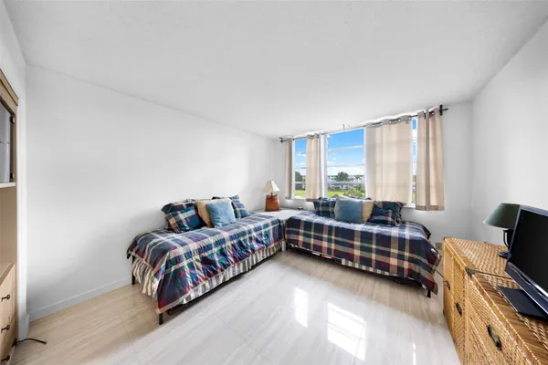 $2,650 | 800 Cypress Grove Drive, Unit 402, Pompano Beach, FL 33069