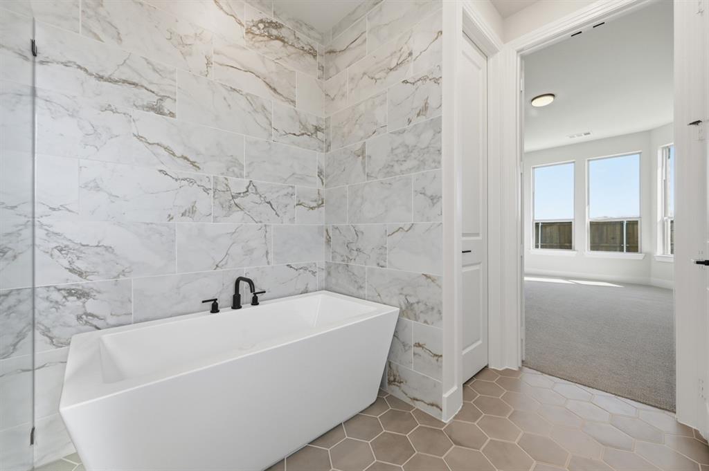 1025 Alberta Spruce Road Justin, TX 76247 - Photo 10 of 30