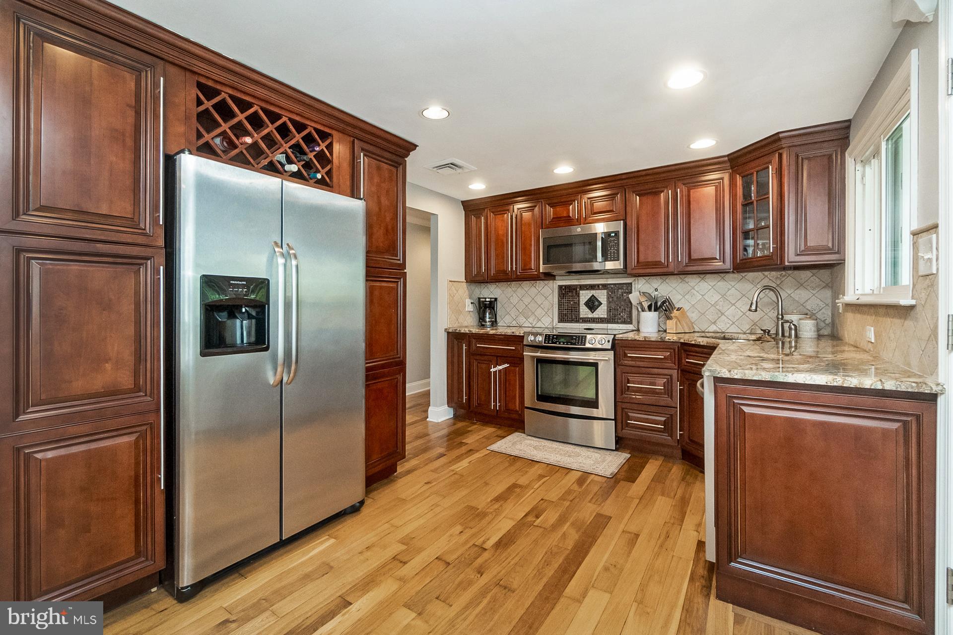 856 Roger Road Warminster, PA 18974 - Photo 10 of 55 Kitchen