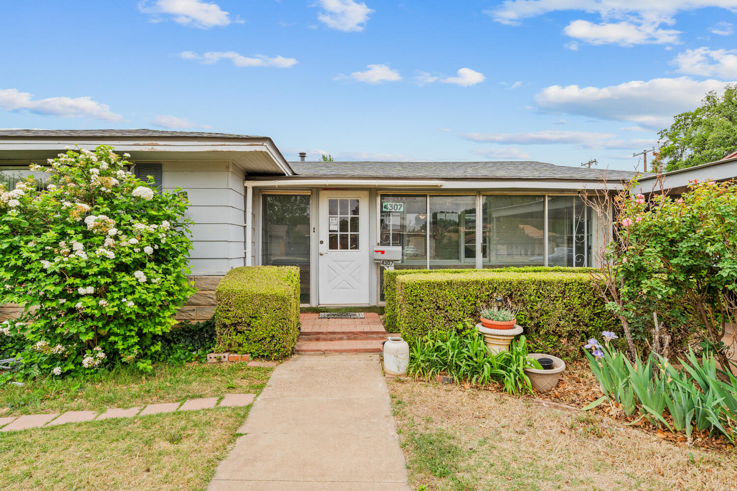4307 41st Street Lubbock, TX 79413 - Photo 4 of 34 4307 41st St-36